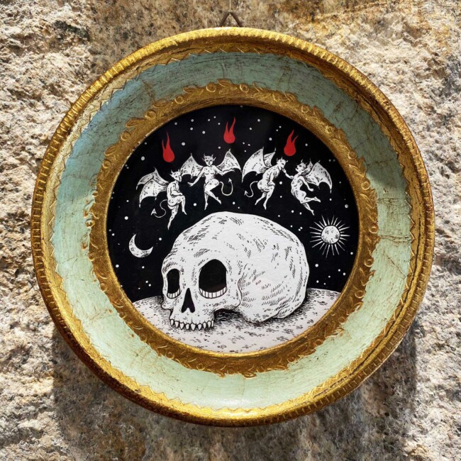 Ronde de diablotins entourant un crâne, par La Satanée.