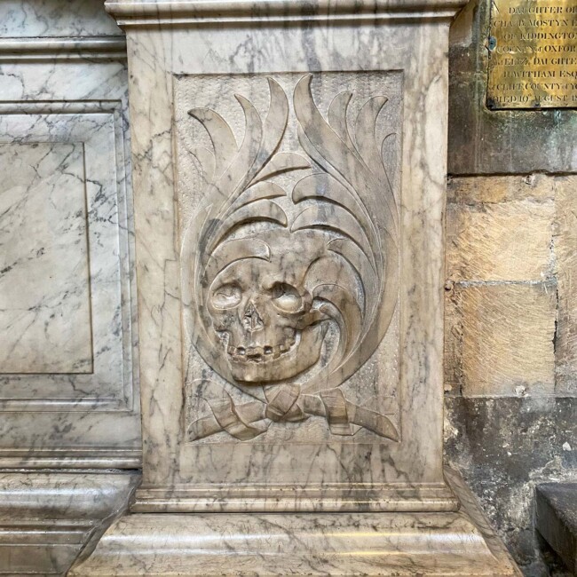 Statue de crâne